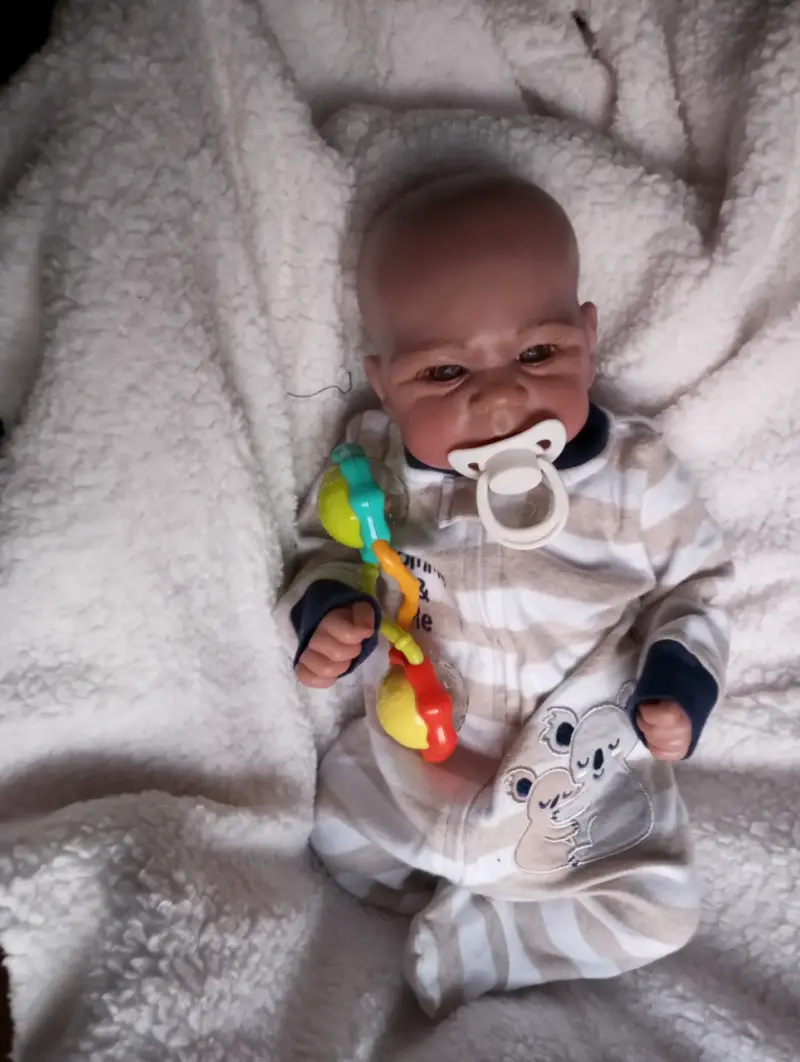 Muñeco reborn bebé realista con chupete - 2