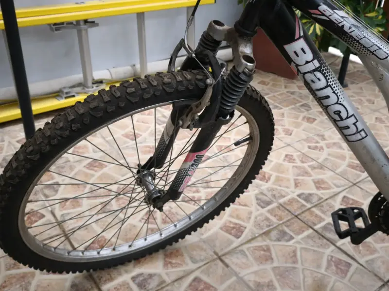 Bicicleta Bianchi de montaña con suspensión - 5