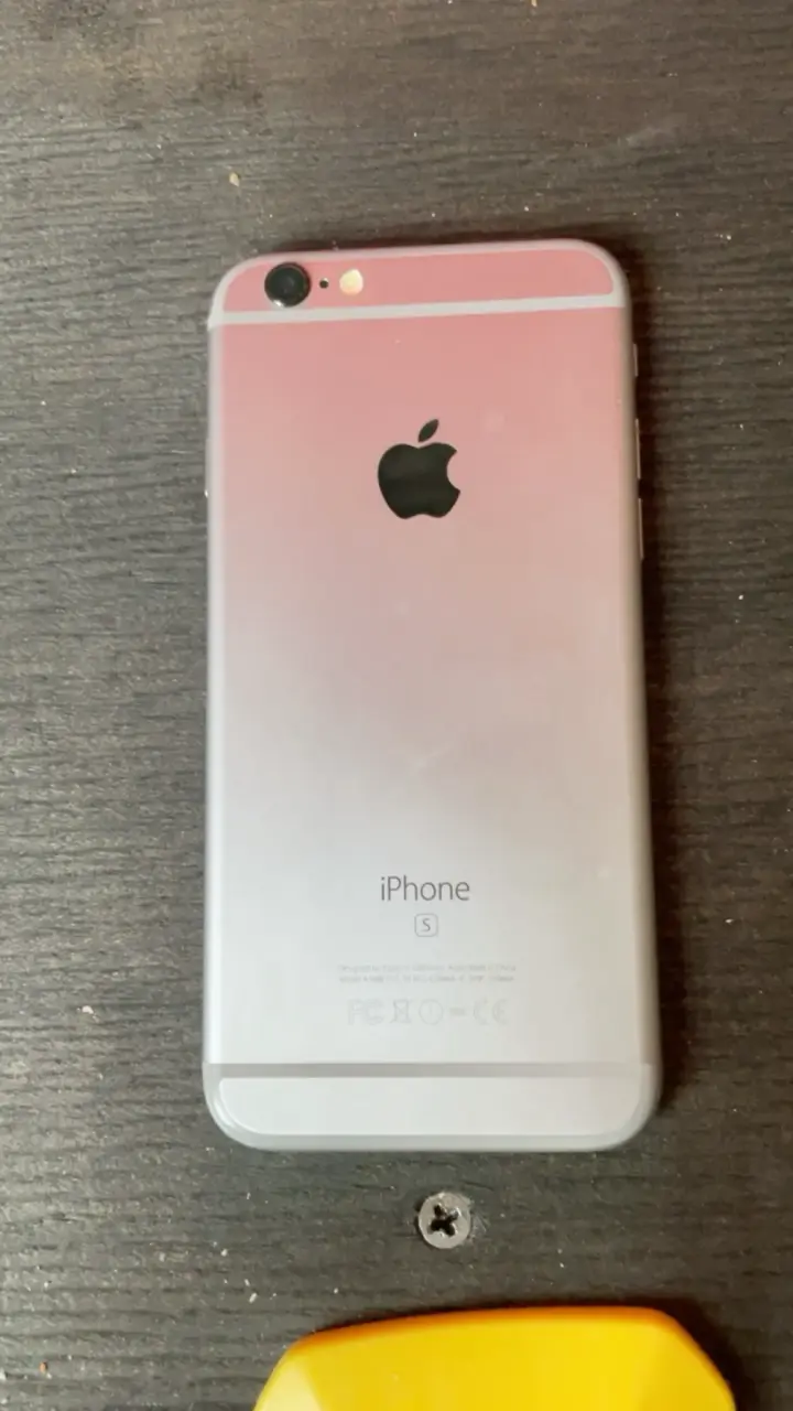iPhone 6s en buen estado con batería al 82% - 3