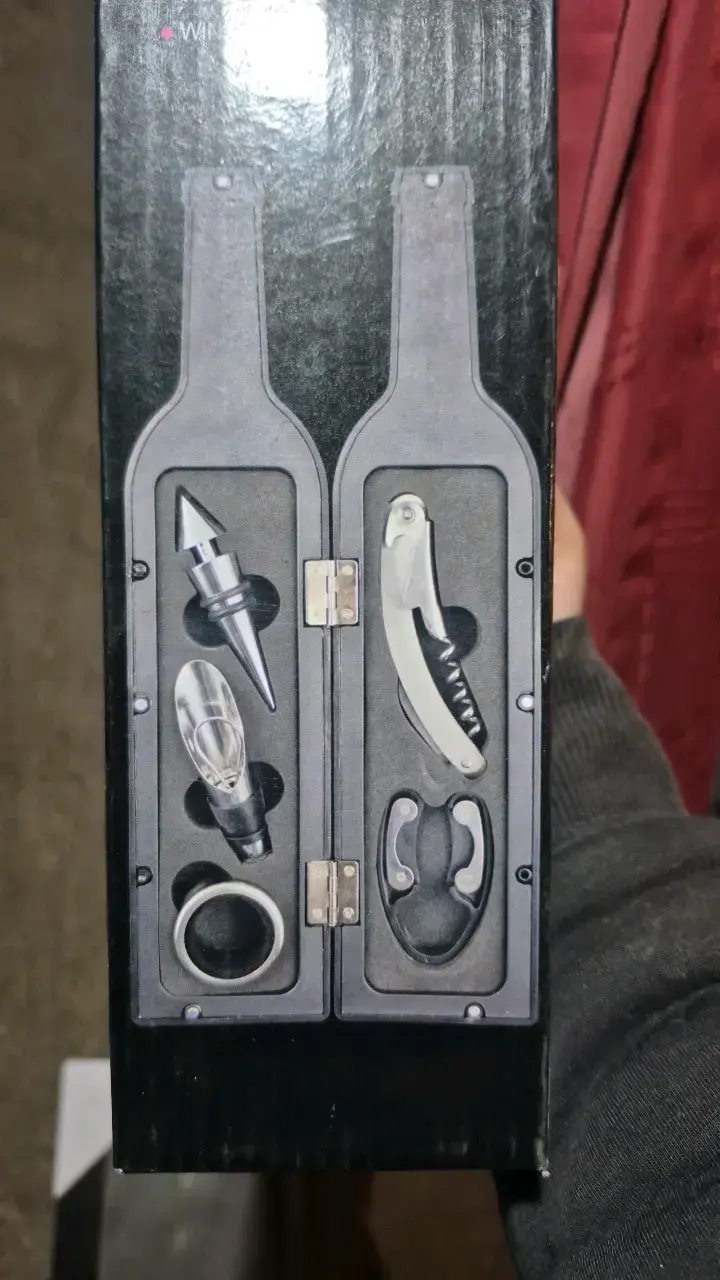 Set de Herramientas para Vino en Estuche Botella - 1