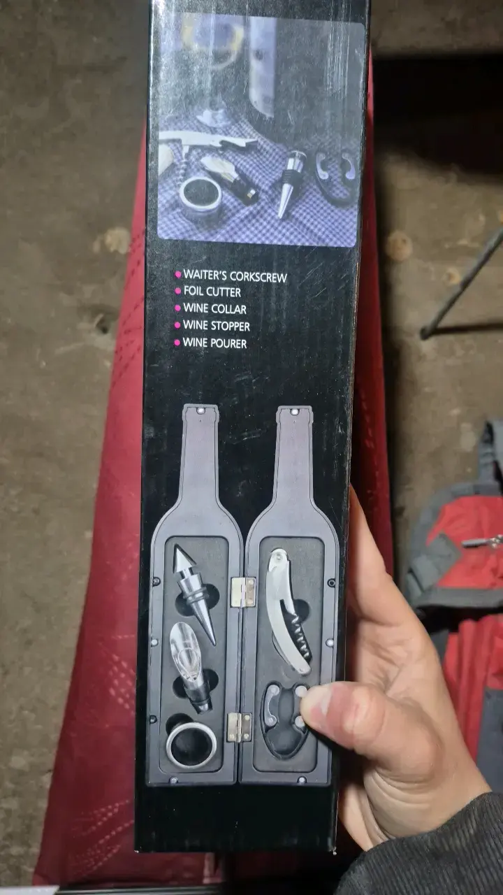 Set de Herramientas para Vino en Estuche Botella - 2
