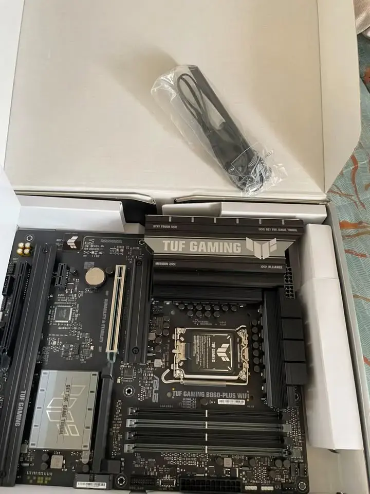 Placa Madre ASUS TUF Gaming B660-Plus WiFi - 3