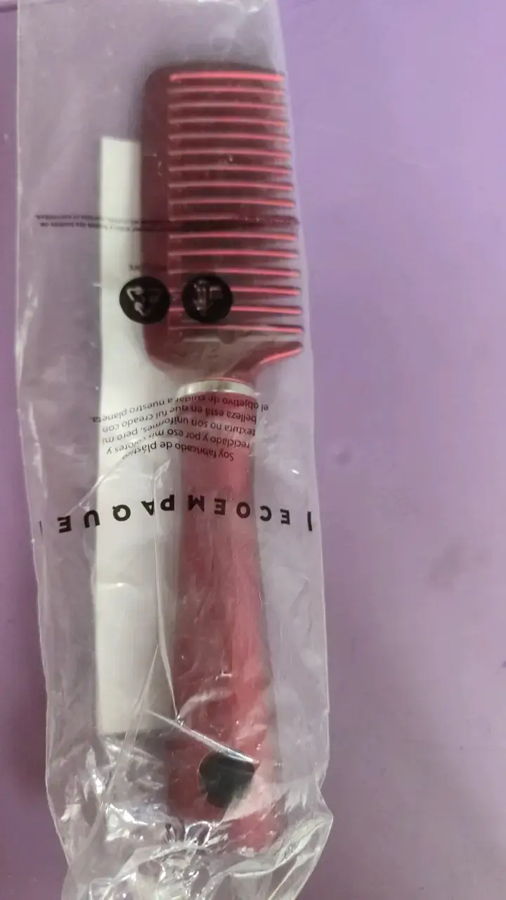 Peine de plástico rojo para cabello
