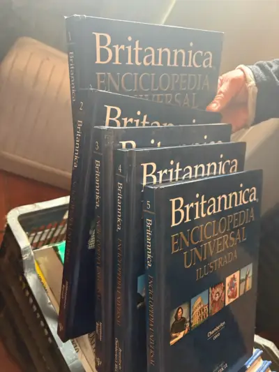 Colección de Enciclopedias Britannica - miniatura 2