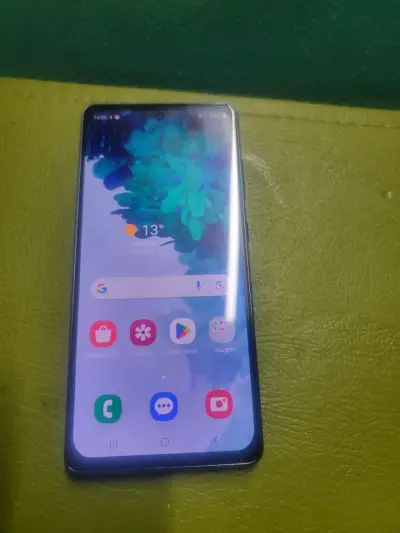 Samsung Galaxy S20 FE en buen estado - miniatura 2
