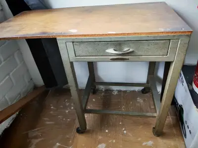 Mesa MADEMSA metálica con cajón - miniatura 1