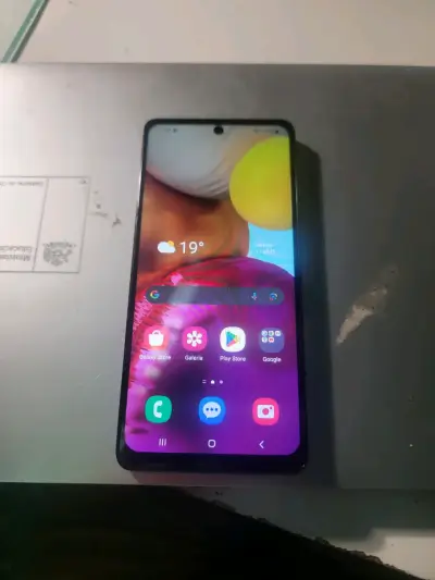 Samsung Galaxy A71 en buen estado - miniatura 2