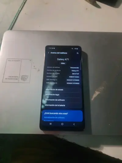 Samsung Galaxy A71 en buen estado - miniatura 3