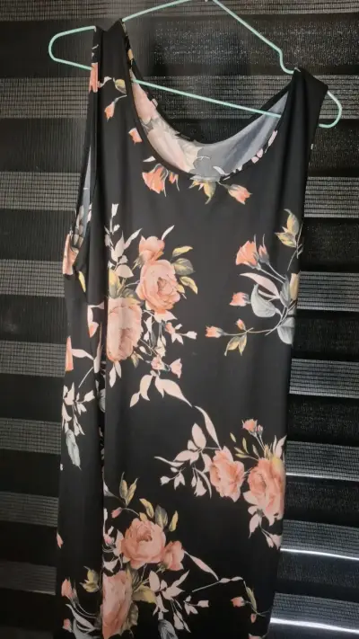 Vestido floral sin mangas Shein talla XXL - miniatura 1