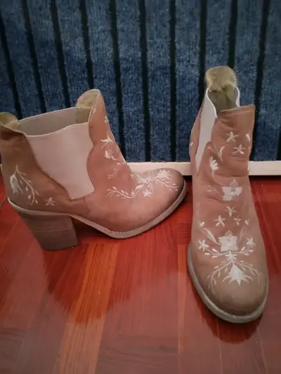 Botines de cuero bordados para mujer - miniatura 4
