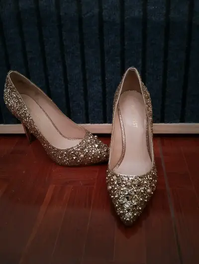 Zapatos de Tacón Dorados Nine West con Brillo - miniatura 1