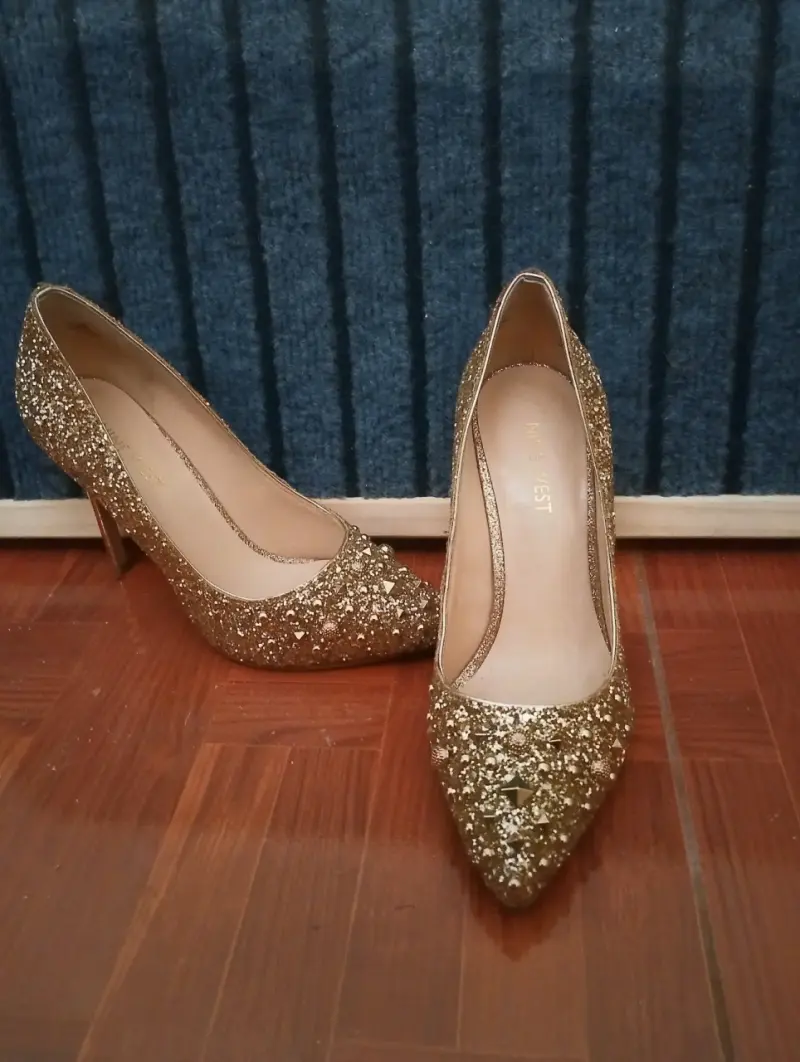 Zapatos de Tacón Dorados Nine West con Brillo - 2