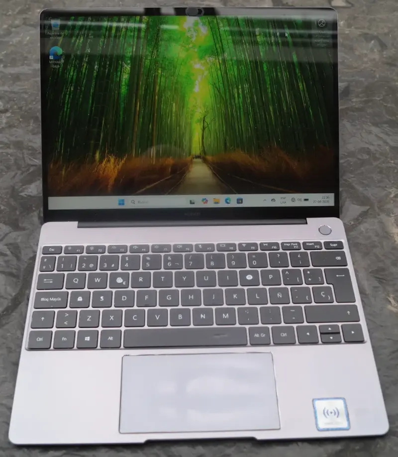 Notebook Huawei MateBook D15 / Ryzen 5 / 8GB RAM - 6