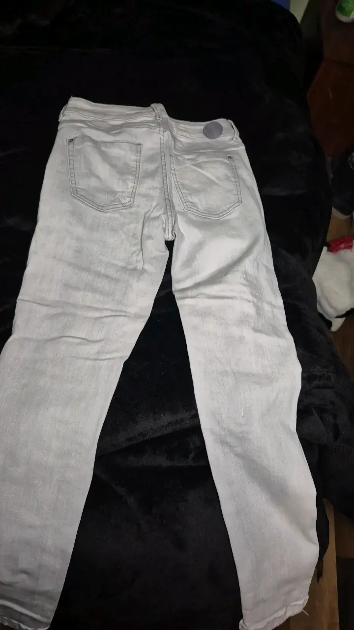 Jeans grises Zara Basic con detalles desgastados - 3