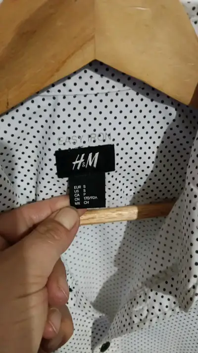 Camisa de hombre H&M blanca con puntos - miniatura 2