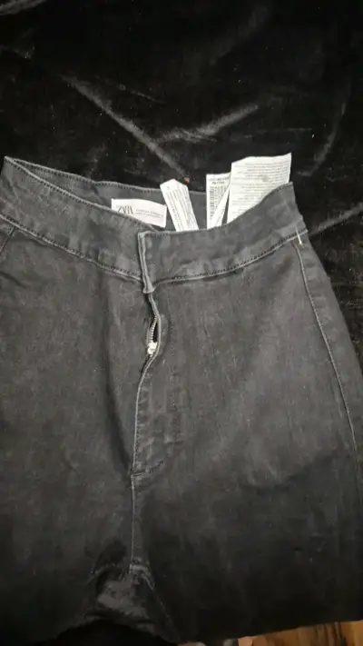 Pantalones negros ajustados Zara para mujer - miniatura 3