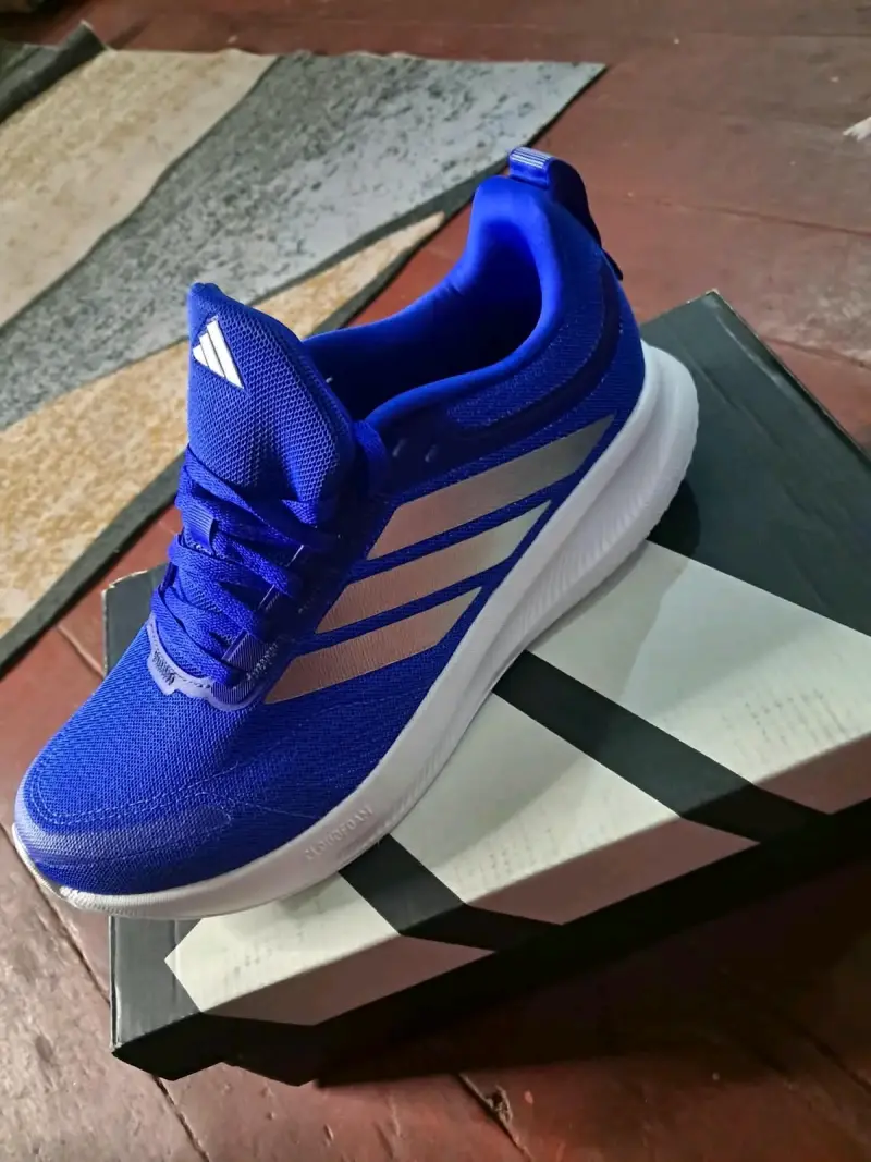 Zapatillas deportivas Adidas azules y negras - 2