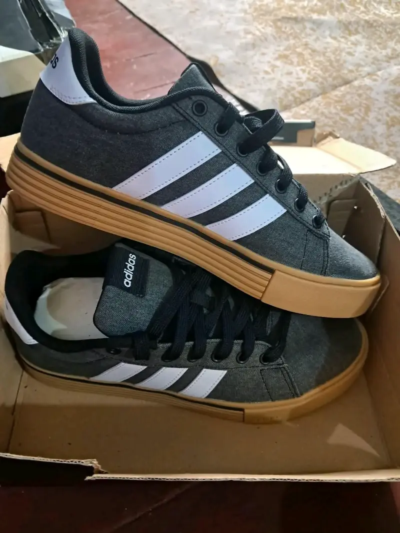 Zapatillas deportivas Adidas azules y negras - 4