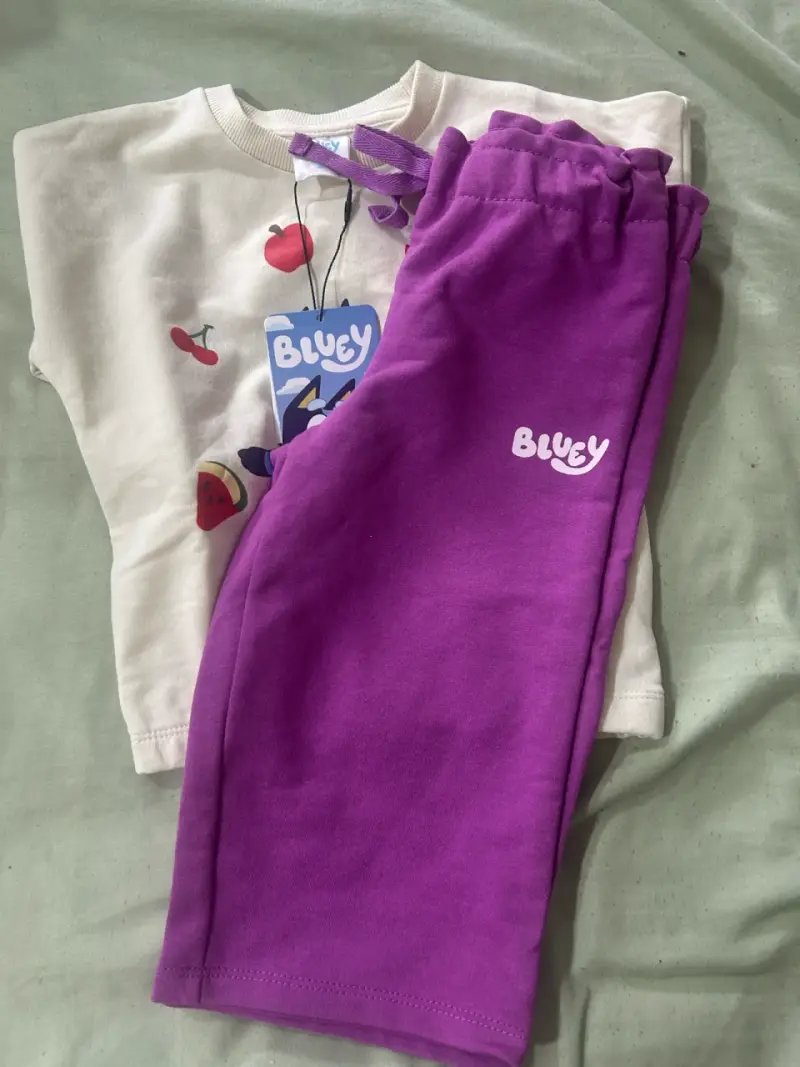 Conjunto infantil Bluey con diseño de frutas - 4
