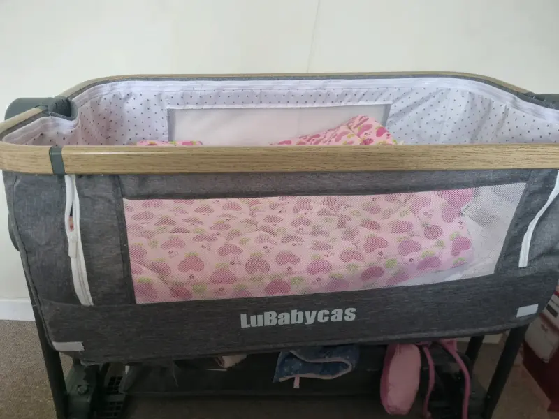 Cuna de bebé LuBabycas nueva con colchón - 4