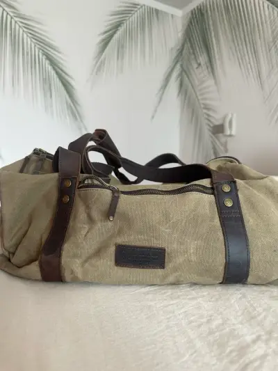Bolso de lona marrón con detalles de cuero - miniatura 1