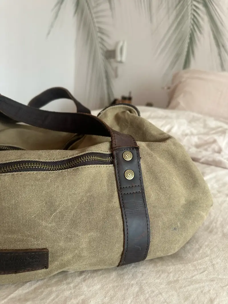 Bolso de lona marrón con detalles de cuero - 5