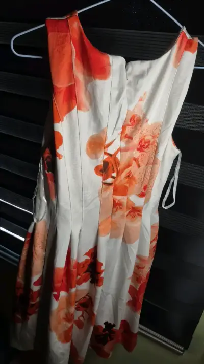 Vestido floral Calvin Klein sin mangas - miniatura 3