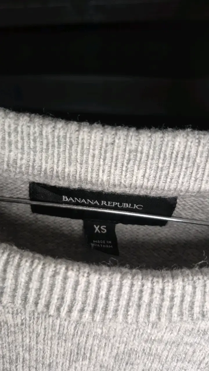 Suéter gris Banana Republic para mujer - 2