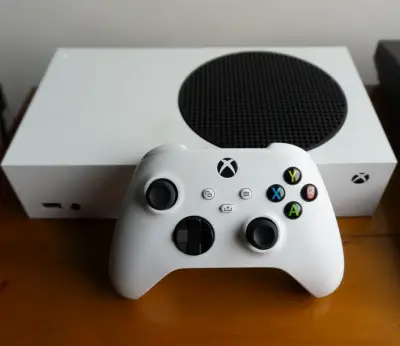 Xbox Series S 512 GB +caja y accesorios originales - miniatura 1