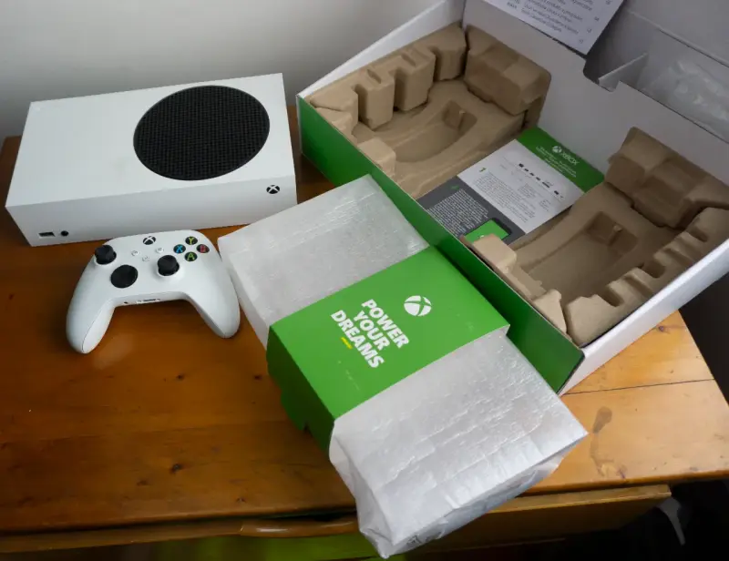 Xbox Series S 512 GB +caja y accesorios originales - 4