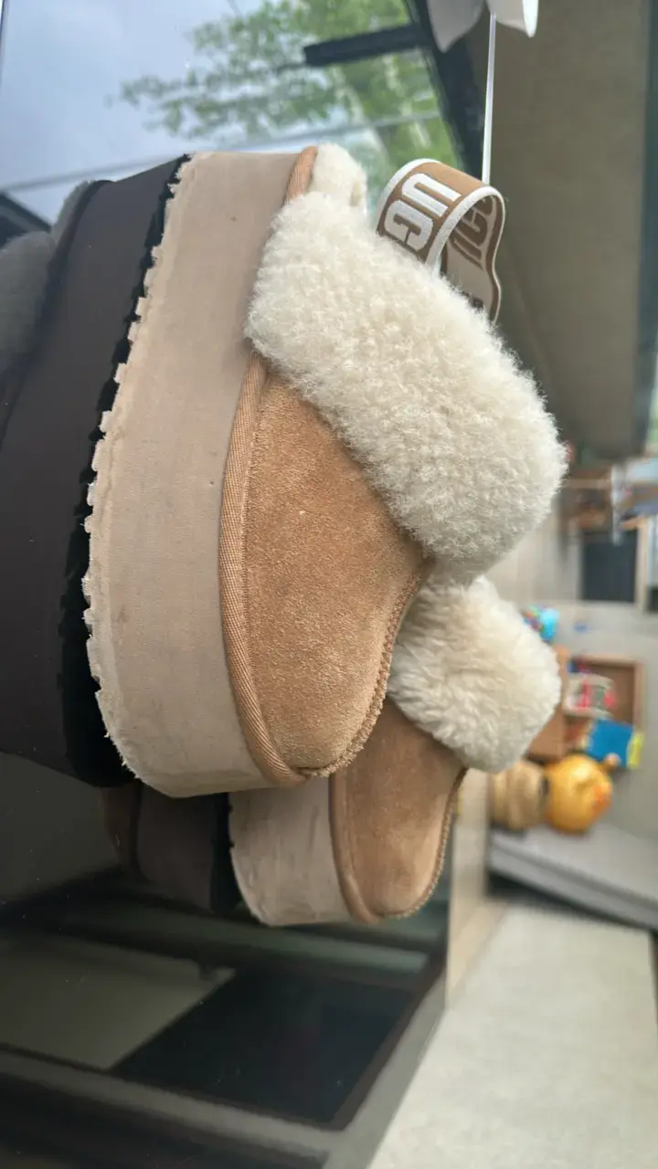 Zapatos  UGG de piel sintética beige - 2