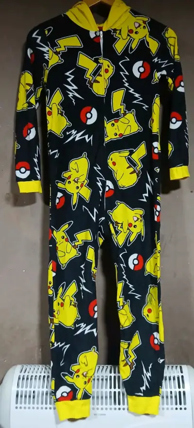 Pijama Entero Pikachu Pokémon  talla 10/12 años - miniatura 1