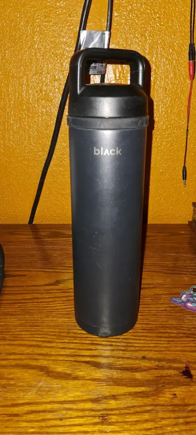 Botella térmica Bubba negra con tapa de sorbete - miniatura 1