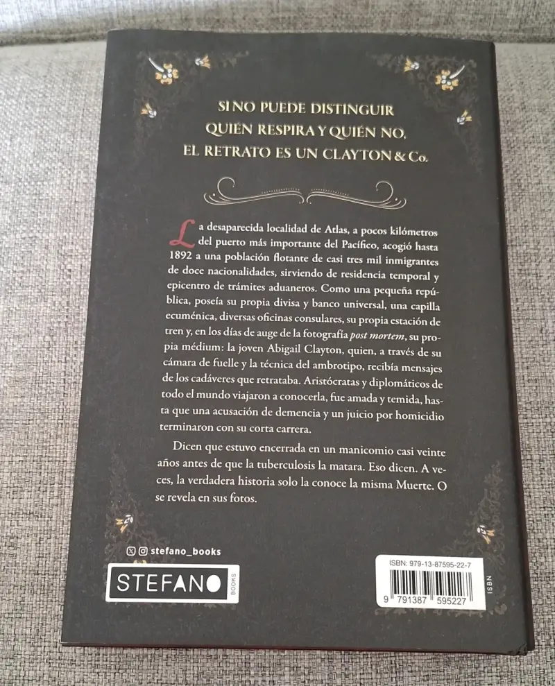 Libro 'Los Últimos Días de Clayton & Co.' de Francisca Solar - 2