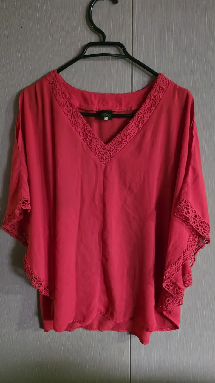 Blusa roja con encaje para mujer talla M - 1