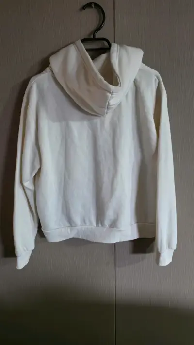Polerón blanco con estampado gráfico - miniatura 2