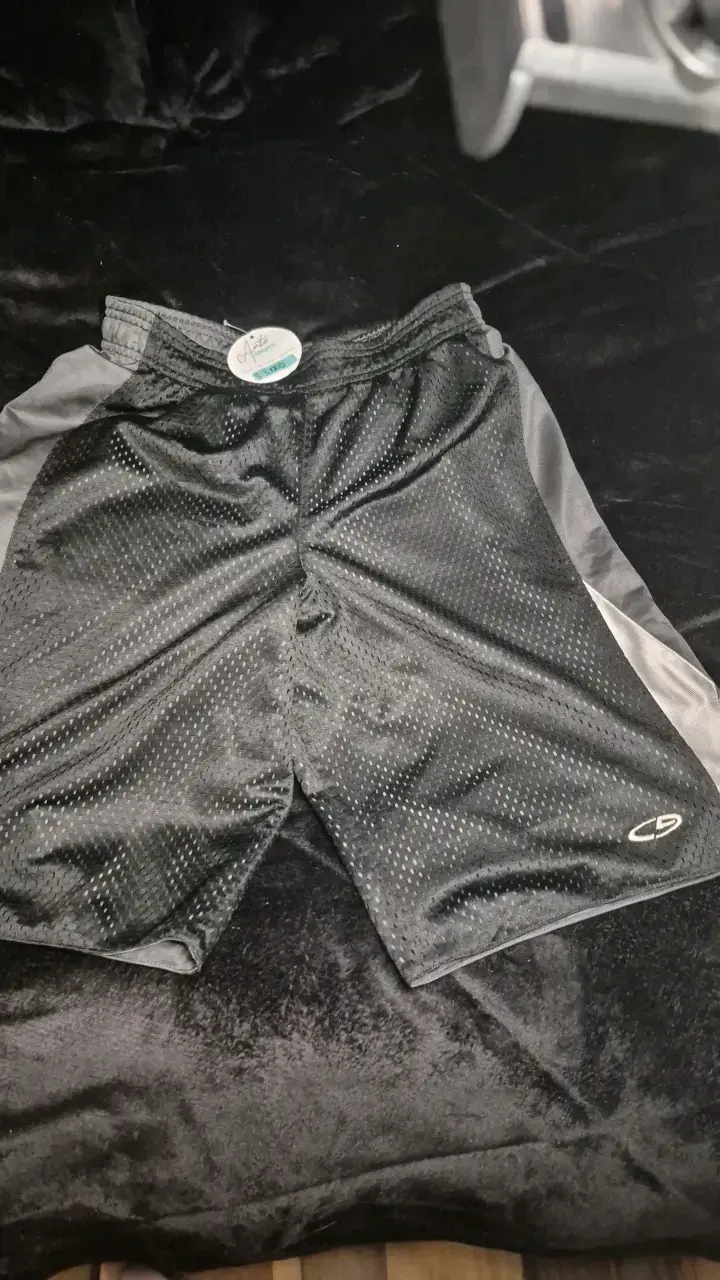 Shorts deportivos negros para hombre Artos - 1