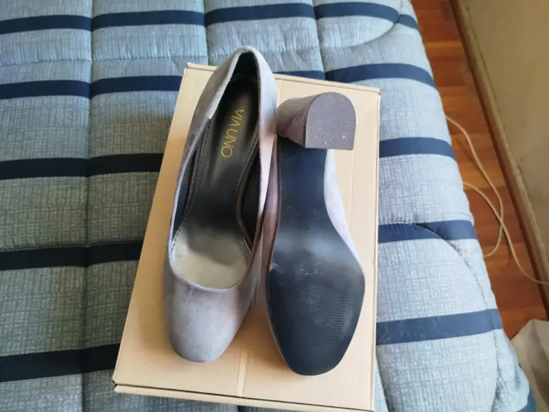 Zapatos de Tacón Grises Via Uno Elegantes