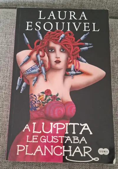 Libro 'A Lupita Le Gustaba Planchar'/ Laura Esqui - miniatura 1