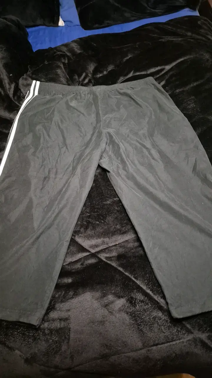 Pantalones deportivos negros Adidas con franjas - 4