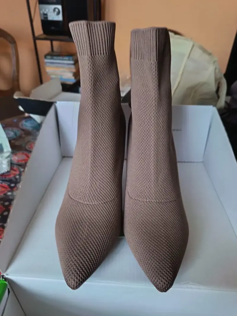 Botines de punto marrón con tacón alto - 1