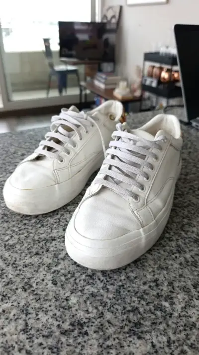 Zapatillas blancas ZARA #39 USADAS - miniatura 1