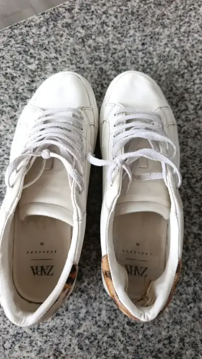 Zapatillas blancas ZARA #39 USADAS - miniatura 4