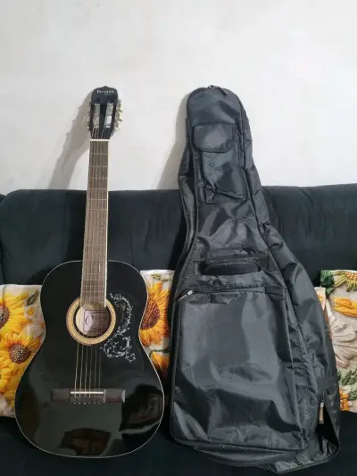 Guitarra acústica Vizcaya negra con funda Vizcaya - miniatura 1