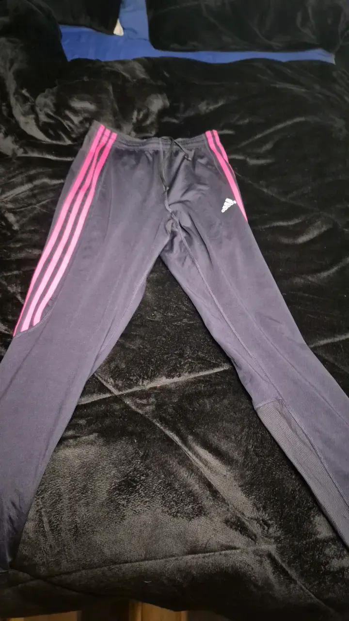 Pantalones deportivos Adidas negros con rosa - 1
