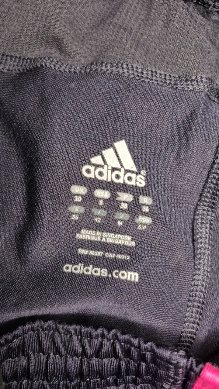 Pantalones deportivos Adidas negros con rosa - 3