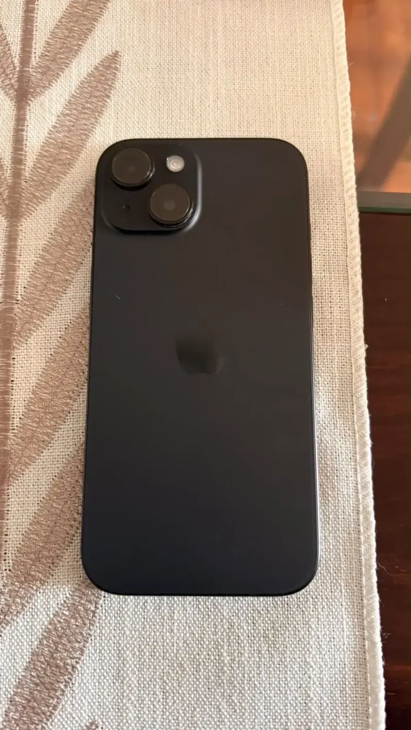 iPhone 15 128GB Negro en Buen Estado - 2