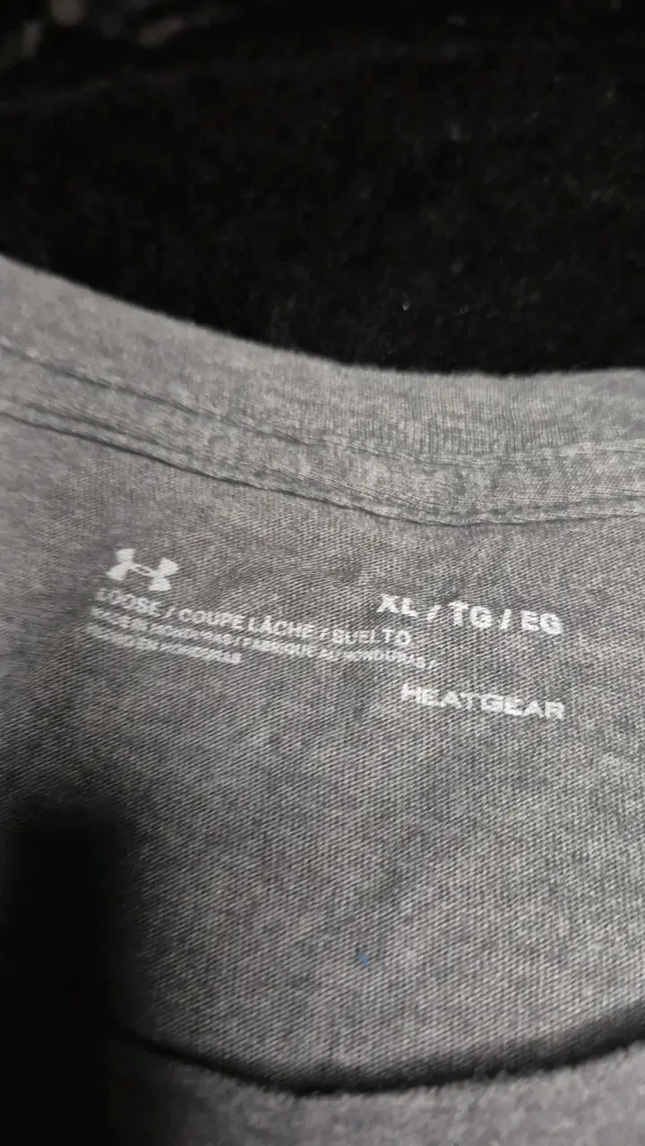 Polera gris manga larga Under Armour HeatGear - 2