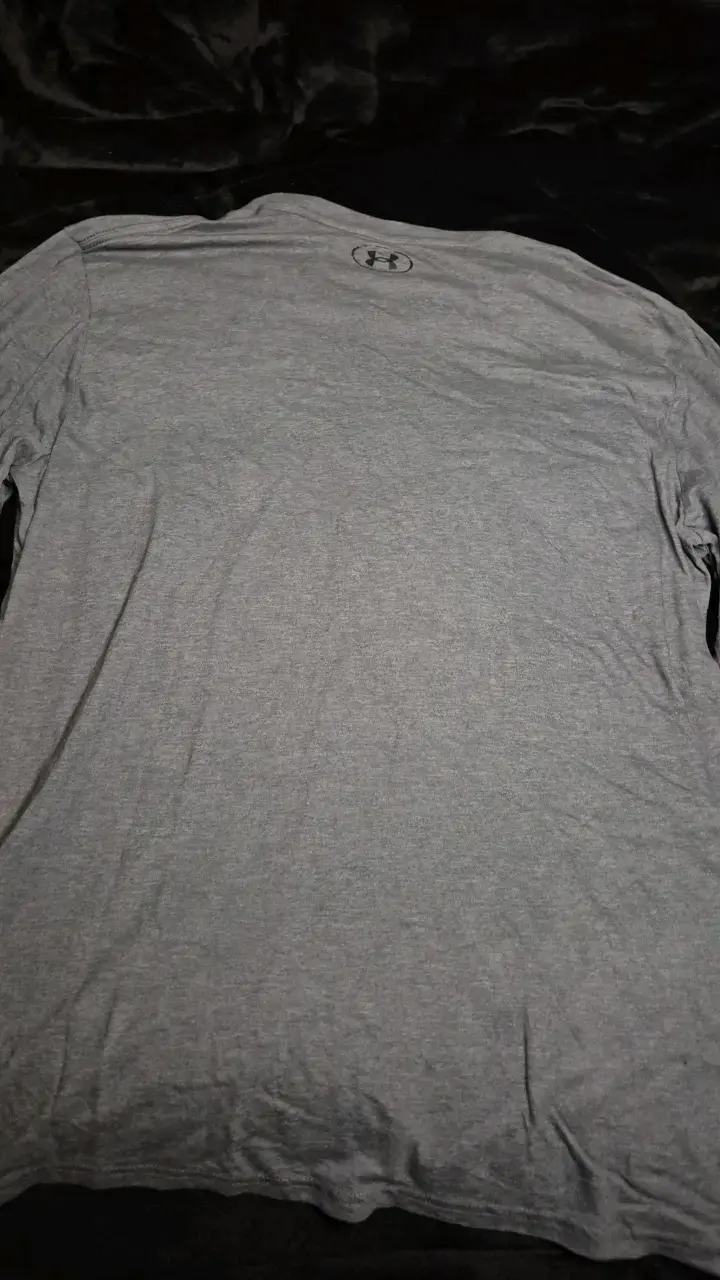 Polera gris manga larga Under Armour HeatGear - 3