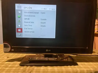 Televisor LG 26 pulgadas modelo 26LD330 - miniatura 2